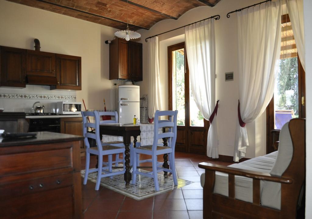 Podere Le Monache Montaione Rum bild